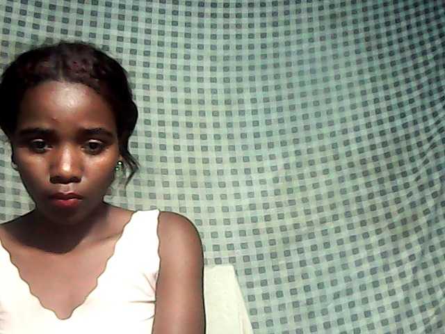 LandiQueen12 live cam on BongaCams