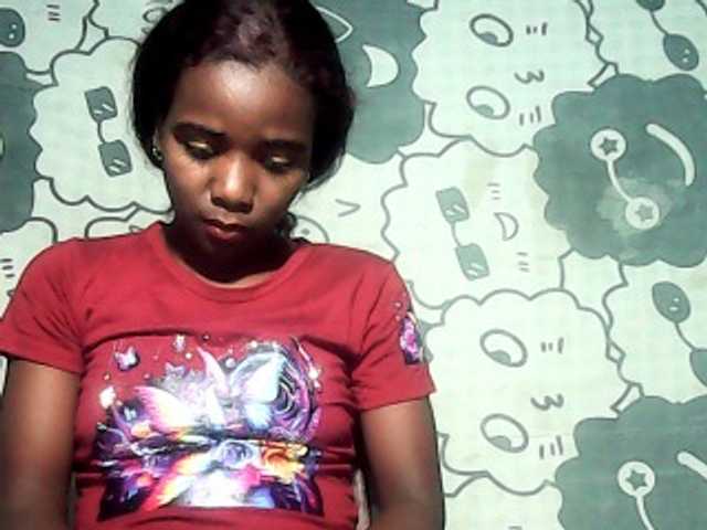 LandiQueen12 live cam on BongaCams