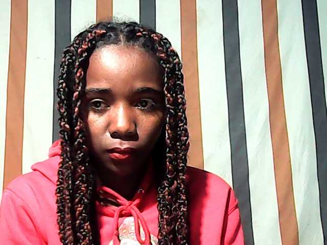 LandiQueen12 live cam on BongaCams