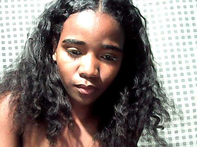 LandiQueen12 live cam on BongaCams