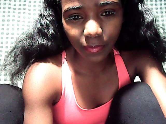 LandiQueen12 live cam on BongaCams