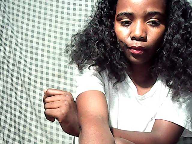 LandiQueen12 live cam on BongaCams