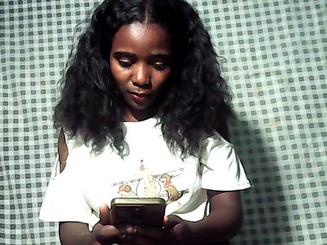 LandiQueen12 live cam on BongaCams