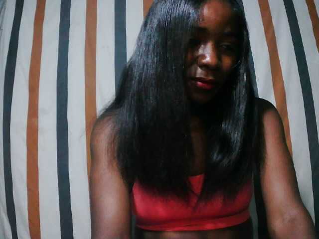 LandiQueen12 live cam on BongaCams