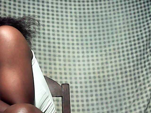 LandiQueen12 live cam on BongaCams
