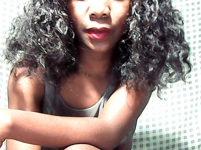 LandiQueen12 live cam on BongaCams