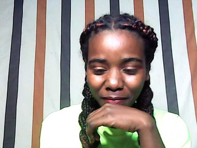 LandiQueen12 live cam on BongaCams