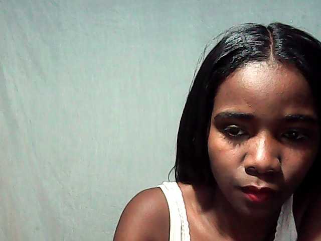 LandiQueen12 live cam on BongaCams