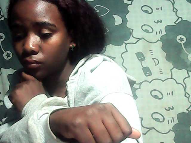 LandiQueen12 live cam on BongaCams