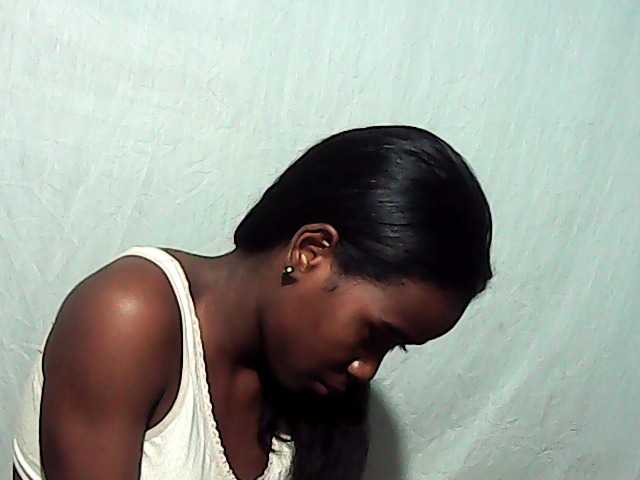 LandiQueen12 live cam on BongaCams