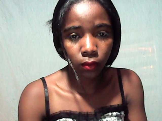 LandiQueen12 live cam on BongaCams
