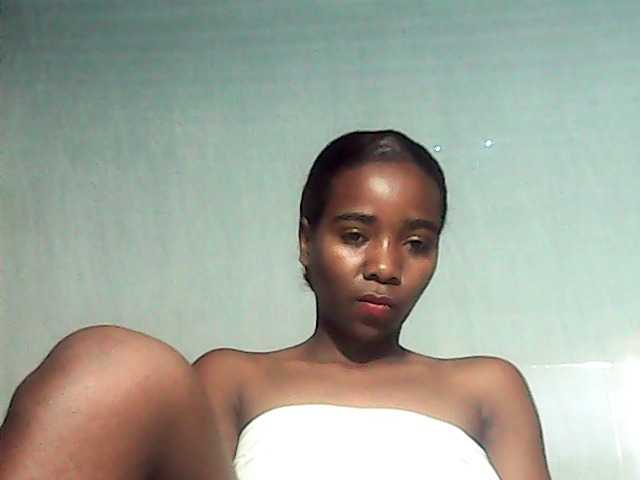 LandiQueen12 live cam on BongaCams