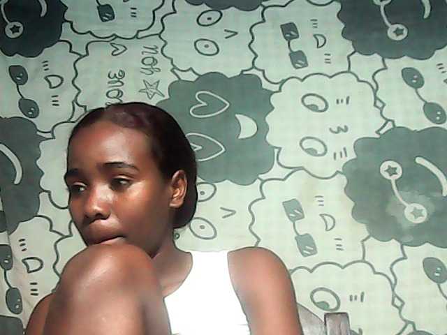 LandiQueen12 live cam on BongaCams
