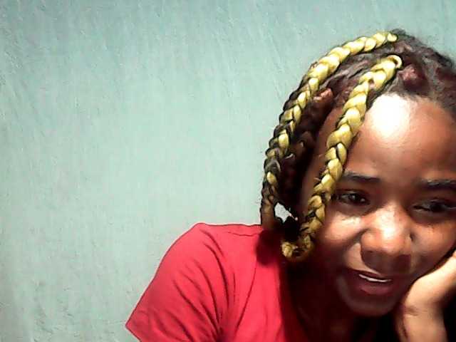 LandiQueen12 live cam on BongaCams