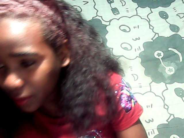 LandiQueen12 live cam on BongaCams