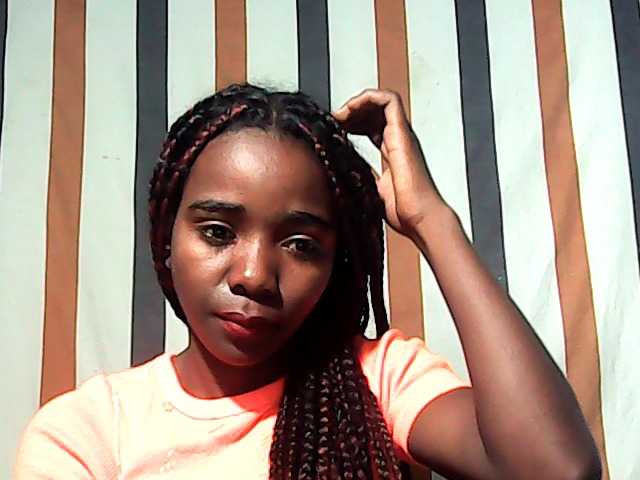 LandiQueen12 live cam on BongaCams