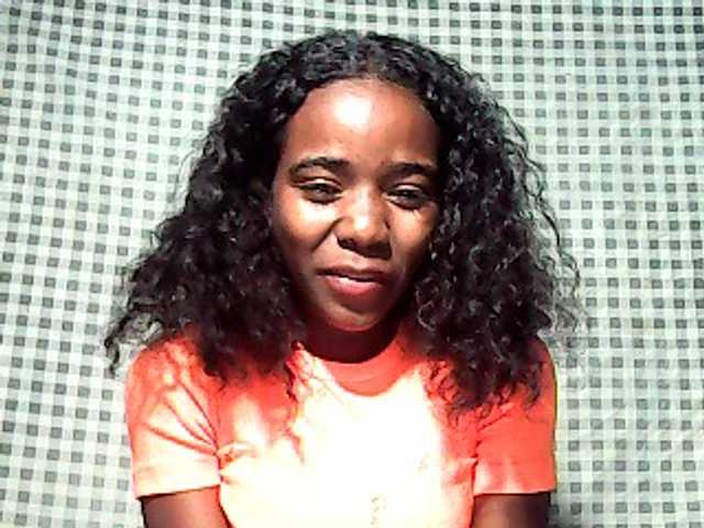 LandiQueen12 live cam on BongaCams