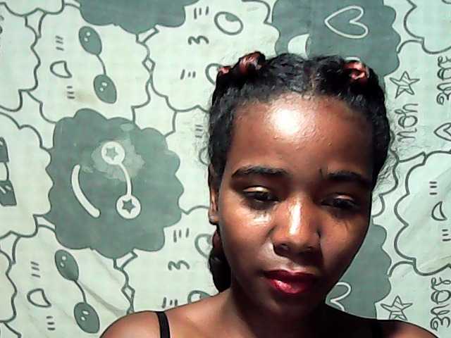 LandiQueen12 live cam on BongaCams