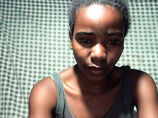LandiQueen12 live cam on BongaCams