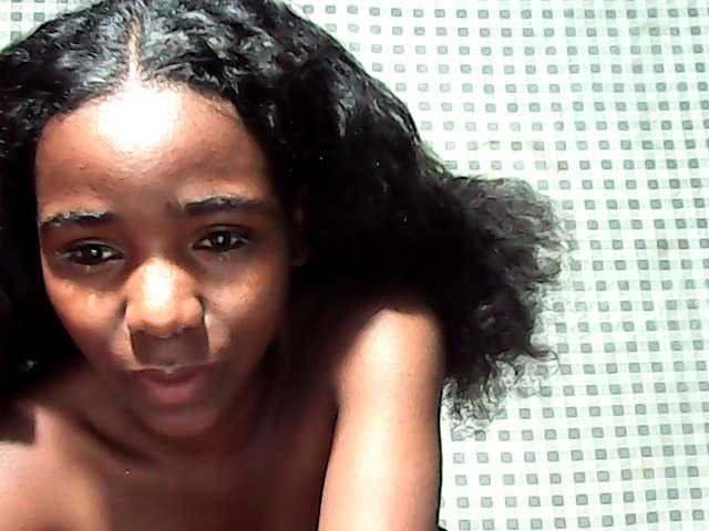 LandiQueen12 live cam on BongaCams