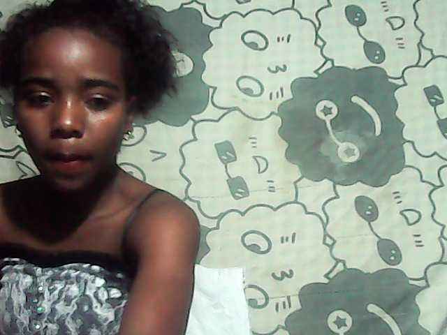 LandiQueen12 live cam on BongaCams