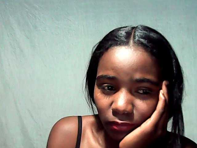 LandiQueen12 live cam on BongaCams