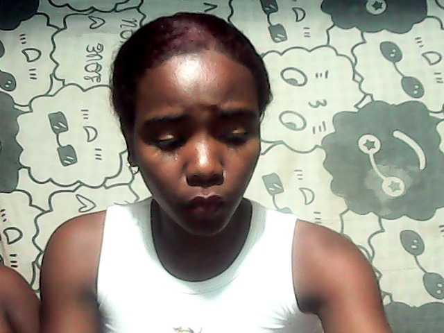 LandiQueen12 live cam on BongaCams