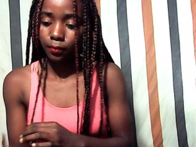 LandiQueen12 live cam on BongaCams