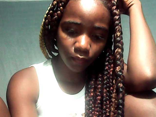 LandiQueen12 live cam on BongaCams