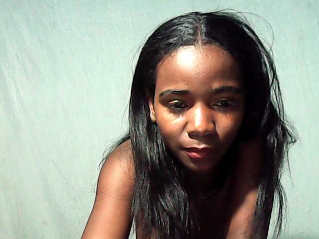 LandiQueen12 live cam on BongaCams