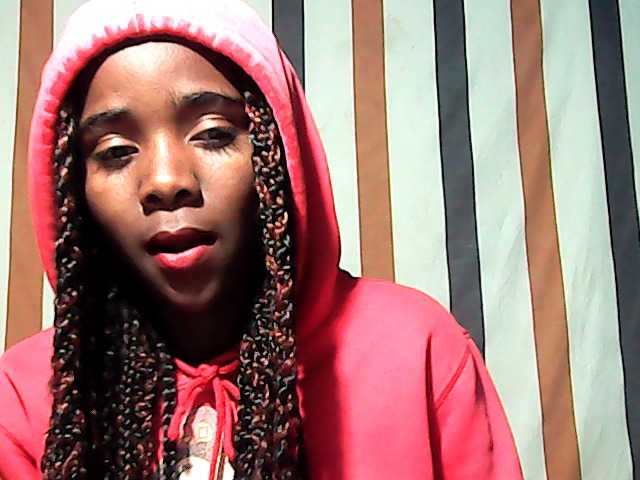 LandiQueen12 live cam on BongaCams