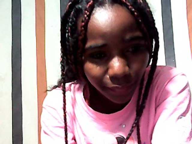 LandiQueen12 live cam on BongaCams