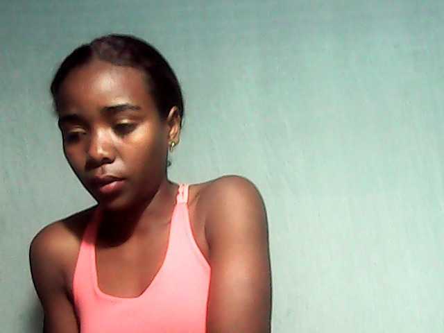 LandiQueen12 live cam on BongaCams