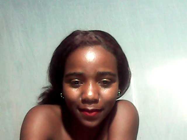 LandiQueen12 live cam on BongaCams