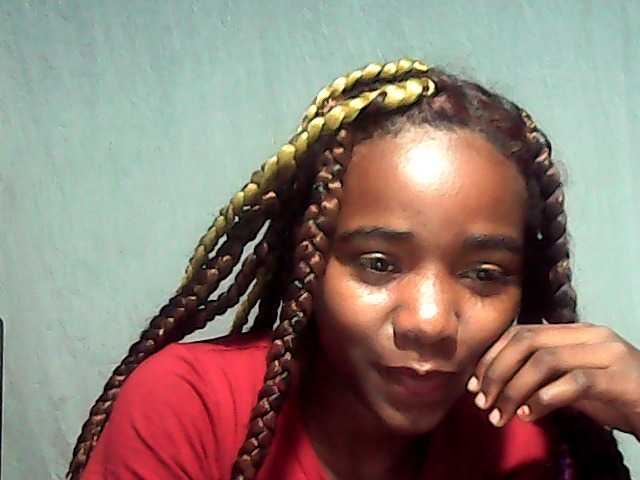 LandiQueen12 live cam on BongaCams