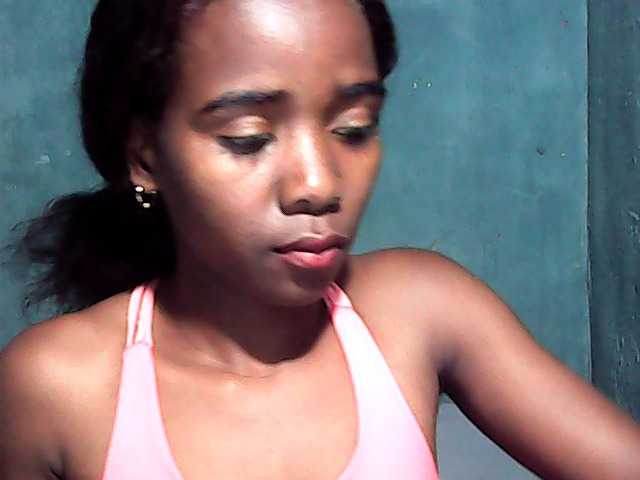 LandiQueen12 live cam on BongaCams