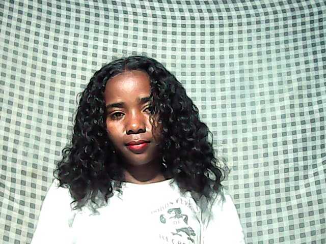 LandiQueen12 live cam on BongaCams