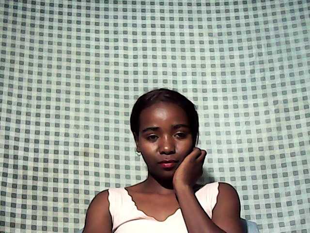LandiQueen12 live cam on BongaCams