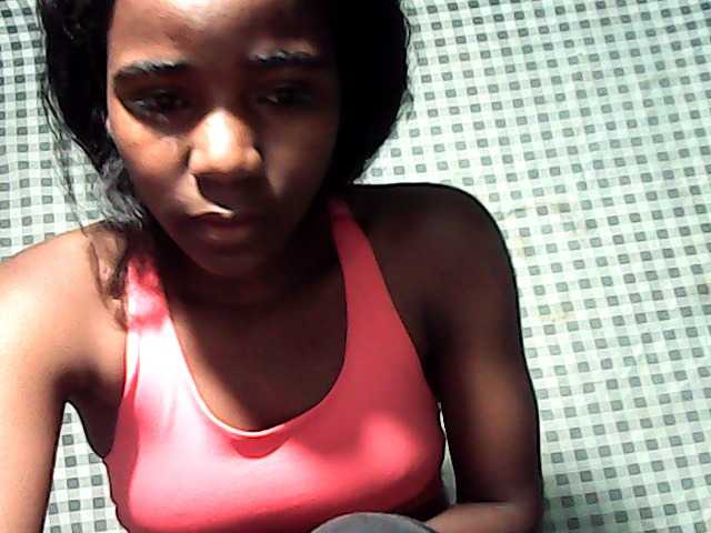 LandiQueen12 live cam on BongaCams
