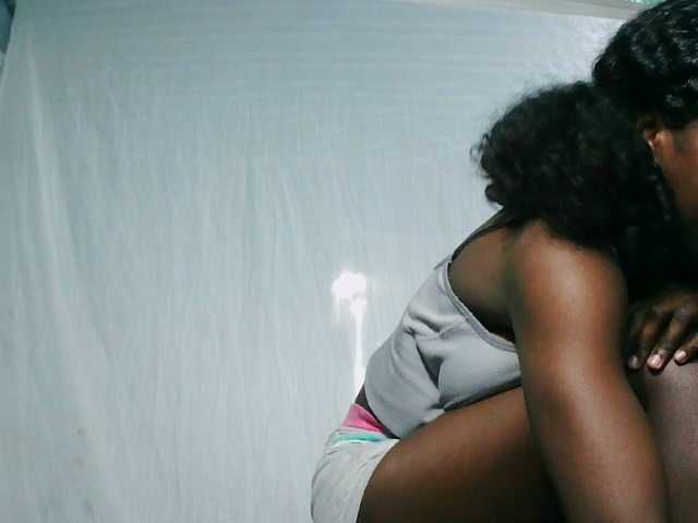 LandiQueen12 live cam on BongaCams