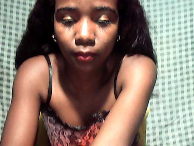 LandiQueen12 live cam on BongaCams
