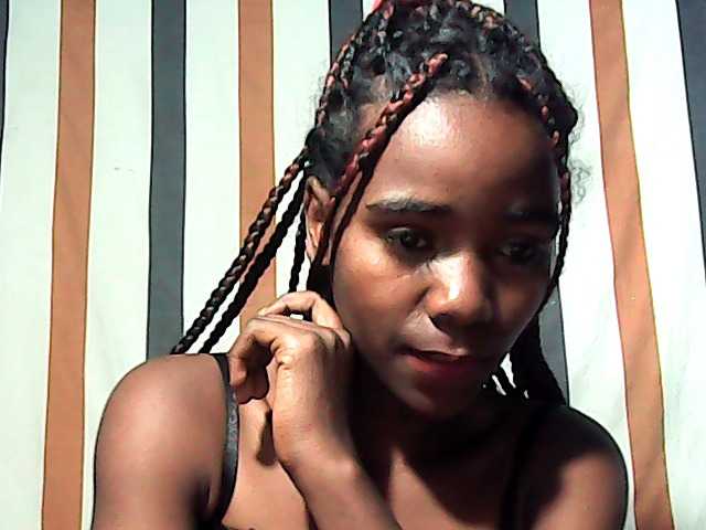 LandiQueen12 live cam on BongaCams