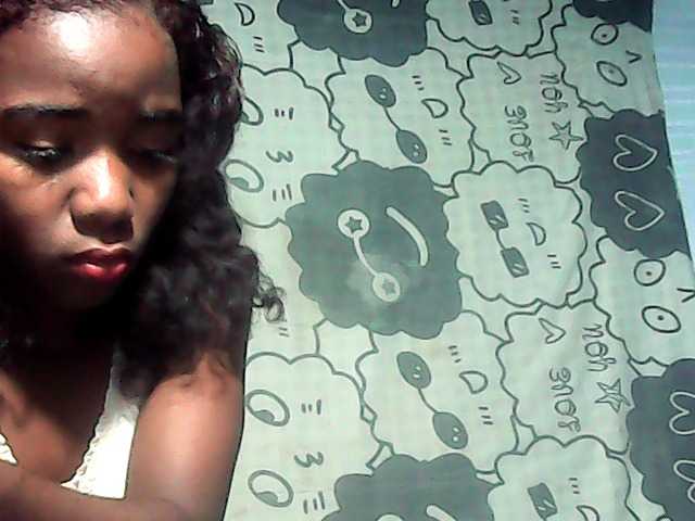LandiQueen12 live cam on BongaCams