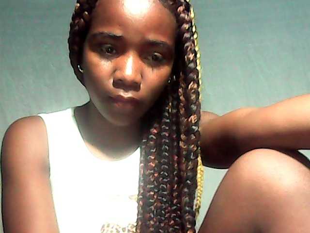LandiQueen12 live cam on BongaCams