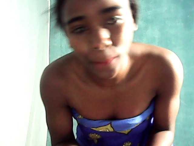 LandiQueen12 live cam on BongaCams
