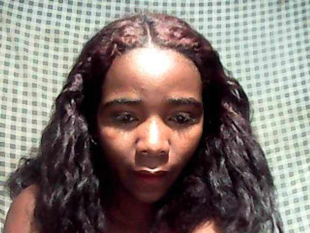 LandiQueen12 live cam on BongaCams
