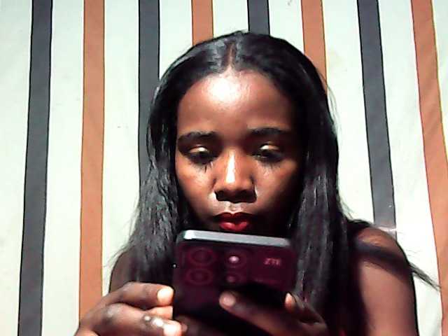 LandiQueen12 live cam on BongaCams