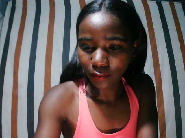 LandiQueen12 live cam on BongaCams