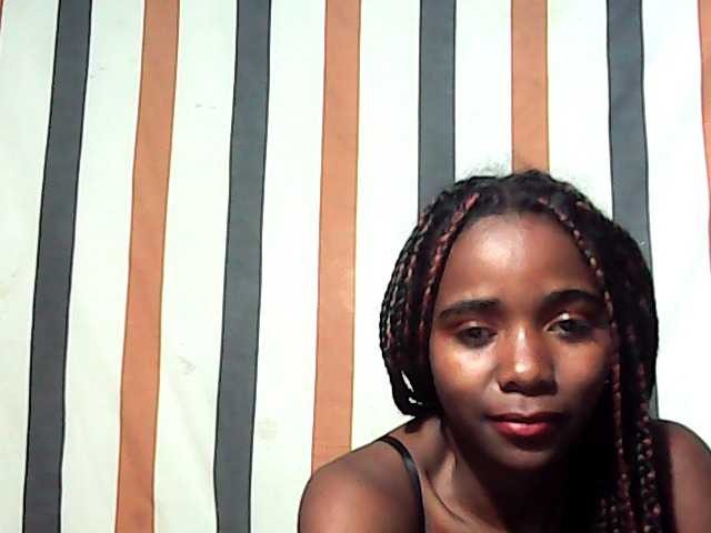 LandiQueen12 live cam on BongaCams