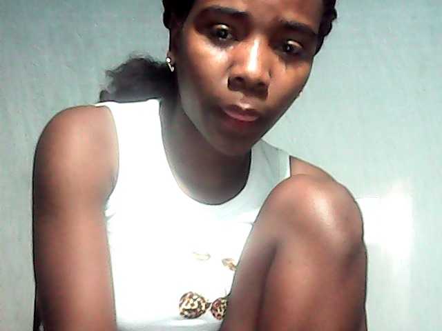 LandiQueen12 live cam on BongaCams